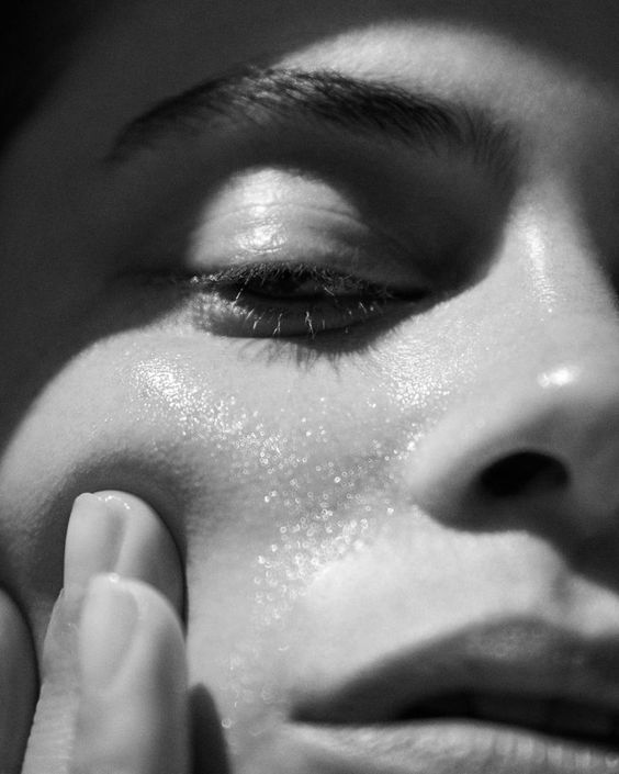 The Sculpt & Lift Facial